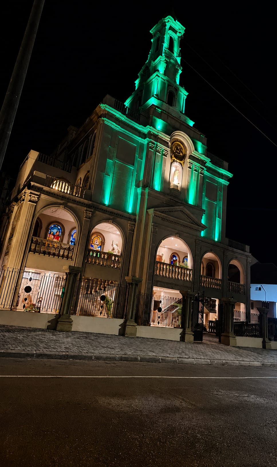 Santuário Nossa Senhora de Fátima à noite